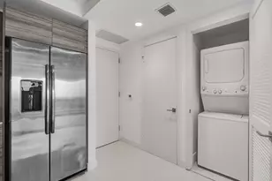 121 NE 34th St, Miami, FL 33137 - Photo 17