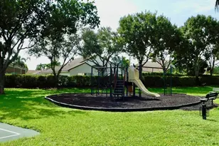 9070 Tremezzo Ln, Boynton Beach, FL 33472 - Photo 25