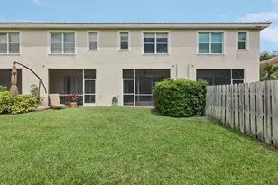 9070 Tremezzo Ln, Boynton Beach, FL 33472 - Photo 21