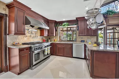 663 Deer Creek Hollows Circle, Deerfield Beach, FL 33442 - Photo 11