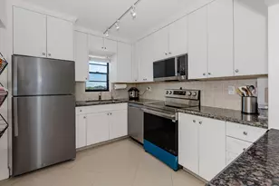 9235 SW 8th St, Boca Raton, FL 33428 - Photo 13