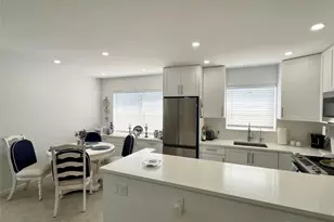 548 Durham S, Deerfield Beach, FL 33442 - Photo 3