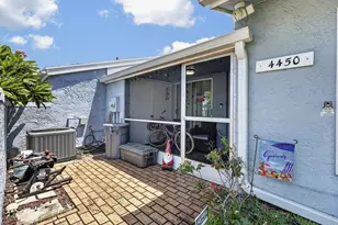 4450 Lucerne Villas Ln, Lake Worth, FL 33467 - Photo 7