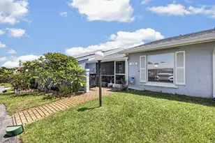 4450 Lucerne Villas Ln, Lake Worth, FL 33467 - Photo 5