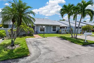 4450 Lucerne Villas Ln, Lake Worth, FL 33467 - Photo 3
