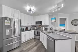 568 SE Nome Dr, Port Saint Lucie, FL 34984 - Photo 9