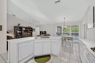 1011 Woodfield Cir, Palm Beach Gardens, FL 33418 - Photo 19