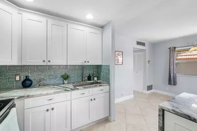 566 Saxony L, Delray Beach, FL 33446 - Photo 11