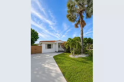 4730 NE 3rd Avenue, Oakland Park, FL 33334 - Photo 1