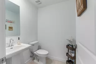 527 NW 17th St, Fort Lauderdale, FL 33311 - Photo 13