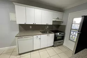 890 NW 45th Ave, Miami, FL 33126 - Photo 3