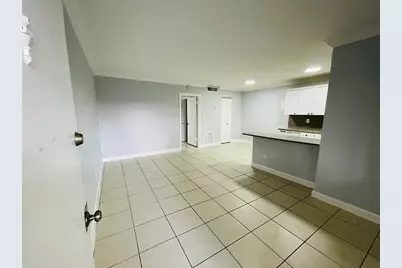 890 NW 45 Avenue #32, Miami, FL 33126 - Photo 1