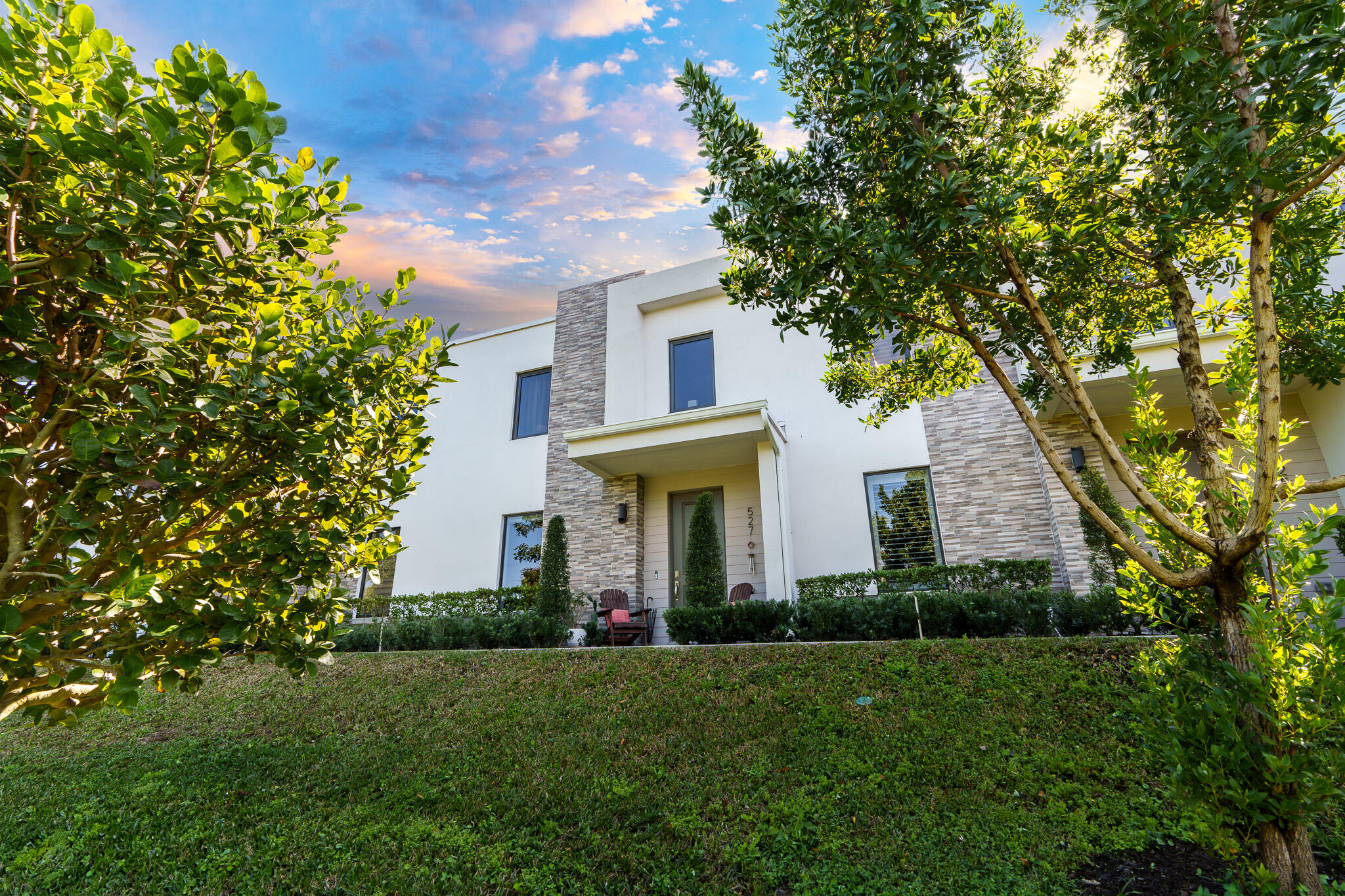 527 NW 17th St - 527 NW 17th St, Fort Lauderdale, FL 33311 Luxury Property | Jose Angel Pina