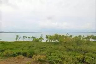 27 Harbour Isle Dr W, Fort Pierce, FL 34949 - Photo 1
