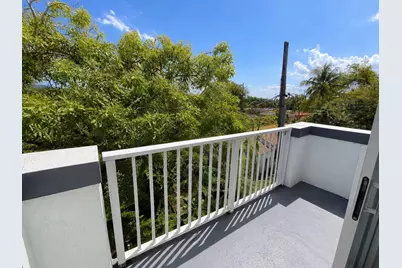 7516 NE 1 Avenue #302, Miami, FL 33138 - Photo 5