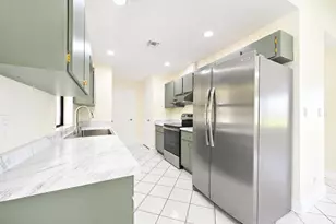2033 SW Gemini Ln, Port Saint Lucie, FL 34984 - Photo 9