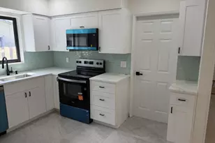 80 NE 48th St, Oakland Park, FL 33334 - Photo 3
