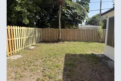 80 NE 48th Street, Oakland Park, FL 33334 - Photo 21