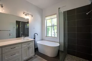 1002 Lavender Cir, Weston, FL 33327 - Photo 5