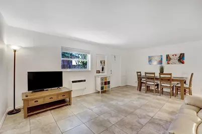 813 SW Middle Street Court, Fort Lauderdale, FL 33312 - Photo 5