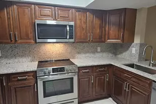 7910 NW 70th Ct, Tamarac, FL 33321 - Photo 11