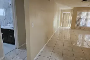 7910 NW 70th Ct, Tamarac, FL 33321 - Photo 9