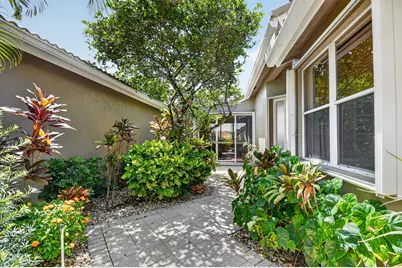 4758 Carlton Golf Drive, Lake Worth, FL 33449 - Photo 5