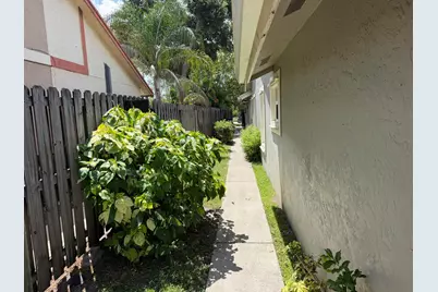 14011 Veronica Court, Wellington, FL 33414 - Photo 23