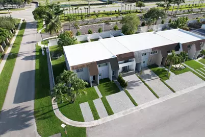 9054 NW 35th Place, Sunrise, FL 33351 - Photo 1