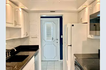 1069 Hillsboro Mile #606, Hillsboro Beach, FL 33062 - Photo 3