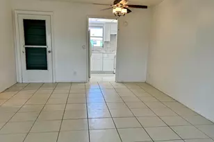 2895 Crosley Dr W, West Palm Beach, FL 33415 - Photo 5