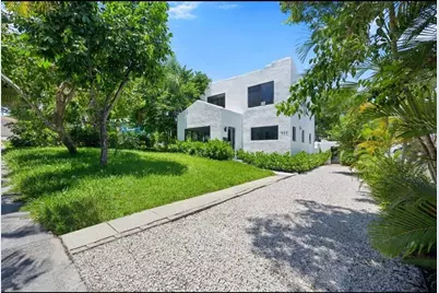 823 33rd Street, West Palm Beach, FL 33407 - Photo 1
