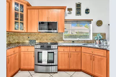 420 NW 188th Terrace, Pembroke Pines, FL 33029 - Photo 9