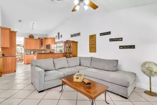 420 NW 188th Terrace, Pembroke Pines, FL 33029 - Photo 17
