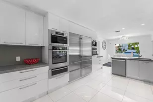 2540 Mercedes Dr, Fort Lauderdale, FL 33316 - Photo 29