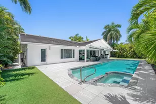 2540 Mercedes Dr, Fort Lauderdale, FL 33316 - Photo 9