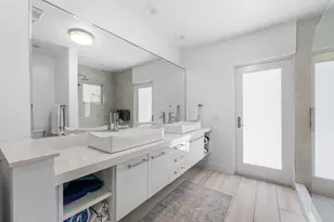 2540 Mercedes Dr, Fort Lauderdale, FL 33316 - Photo 35