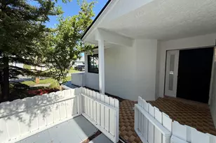 1160 SW 111th Ave, Pembroke Pines, FL 33025 - Photo 5