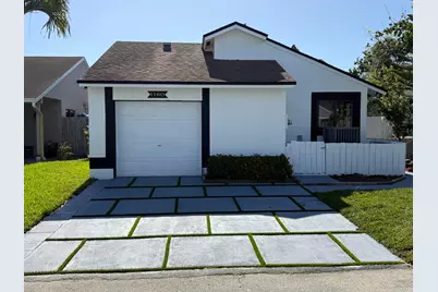 1160 SW 111th Avenue, Pembroke Pines, FL 33025 - Photo 1