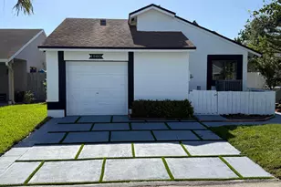 1160 SW 111th Ave, Pembroke Pines, FL 33025 - Photo 1