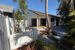 1160 SW 111th Ave, Pembroke Pines, FL 33025 - Photo 7