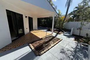 1160 SW 111th Ave, Pembroke Pines, FL 33025 - Photo 9