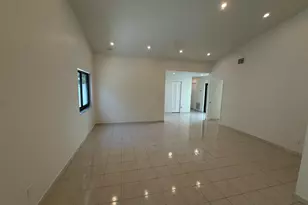 1160 SW 111th Ave, Pembroke Pines, FL 33025 - Photo 13