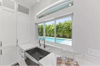 115 NE 16th Court, Delray Beach, FL 33444 - Photo 9