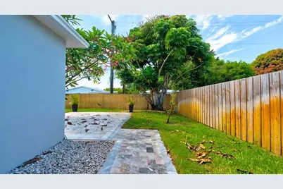 701 SE 1st Street, Boynton Beach, FL 33435 - Photo 15