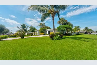 701 SE 1st Street, Boynton Beach, FL 33435 - Photo 3