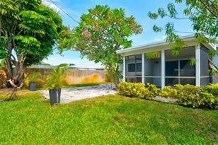 701 SE 1st St, Boynton Beach, FL 33435 - Photo 9