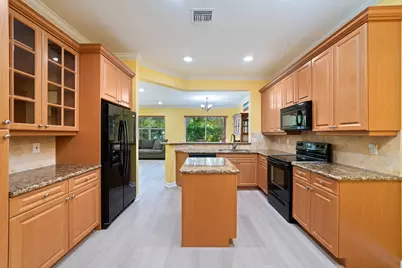 128 W Prive Circle, Delray Beach, FL 33445 - Photo 11