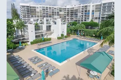 800 Parkview Drive, Hallandale Beach, FL 33009 - Photo 3