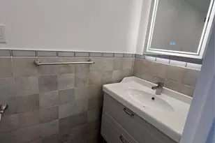 800 Parkview Dr, Hallandale Beach, FL 33009 - Photo 17